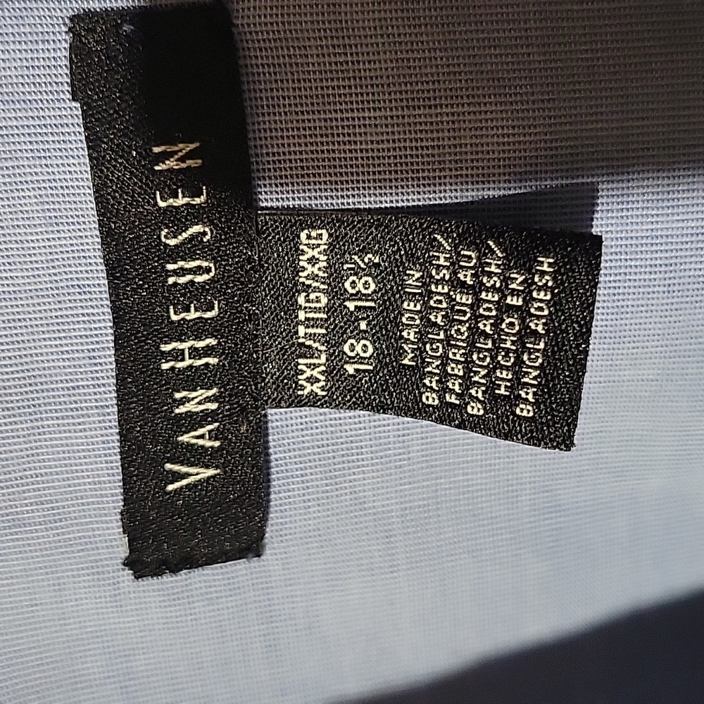 Mens 2xl Van Heusen dress shirt.